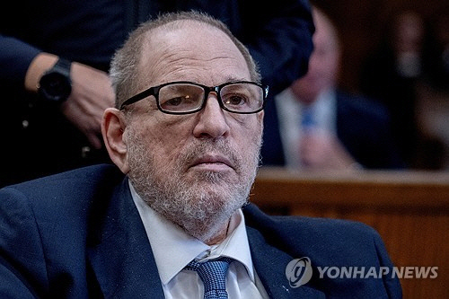 지난 9월 18일(현지시간) 미국 뉴욕의 법원에 출석한 하비 와인스틴.   [로이터=연합뉴스]